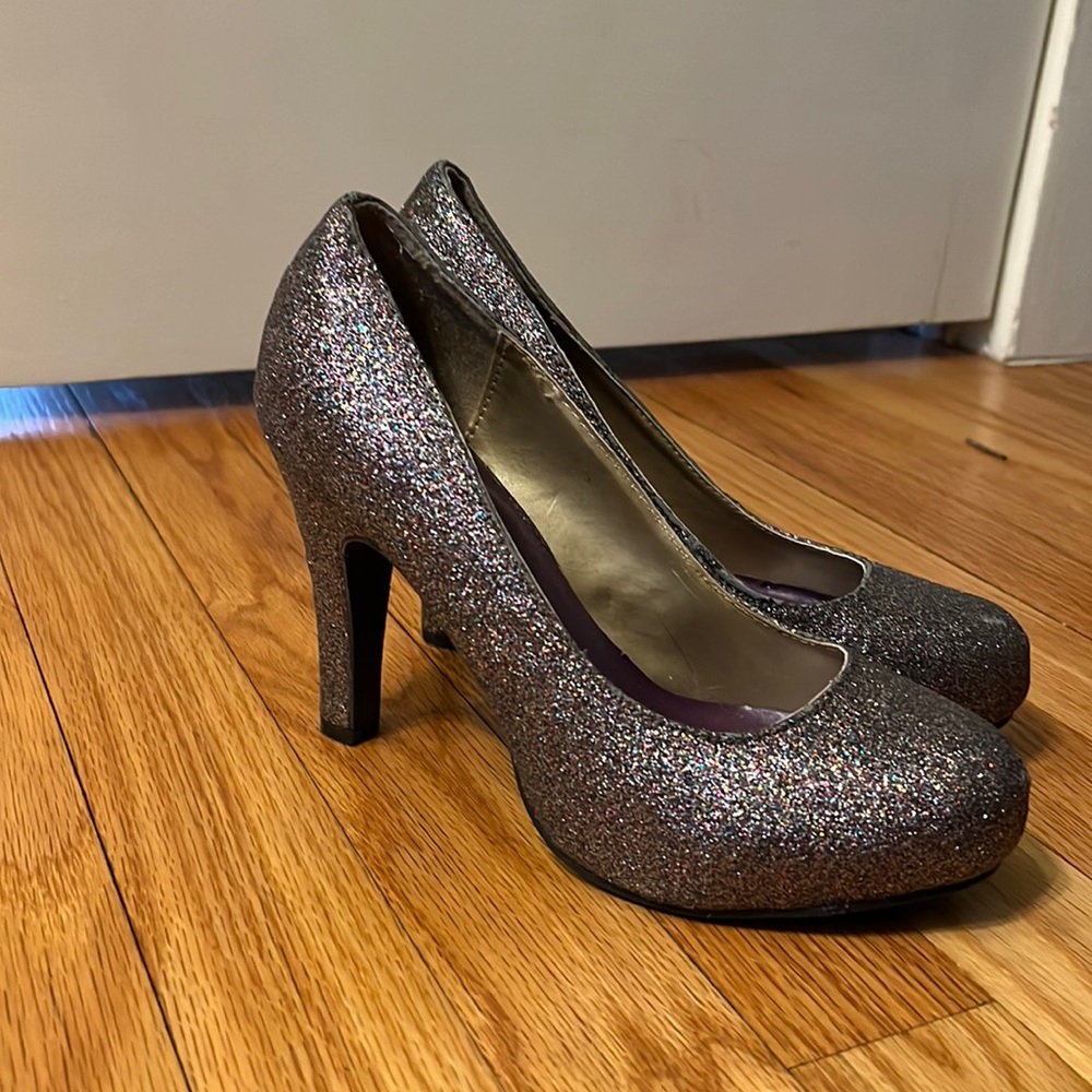 Madden Girl Glitter Pumps